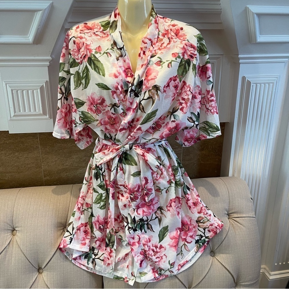 AY: Show Me Your MuMu Robe Women’s One Size Brie Robe Garden Of Blooms Pink